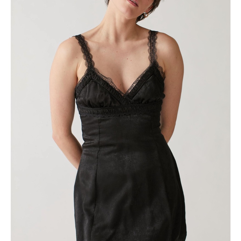 NWT UO lace trim slip dress - Picture 4 of 8